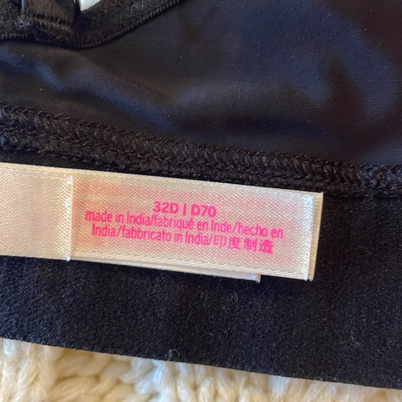 2 Victoria Secret Pink Bras - size 32D - adjustable straps for crossover back. - Picture 6 of 9